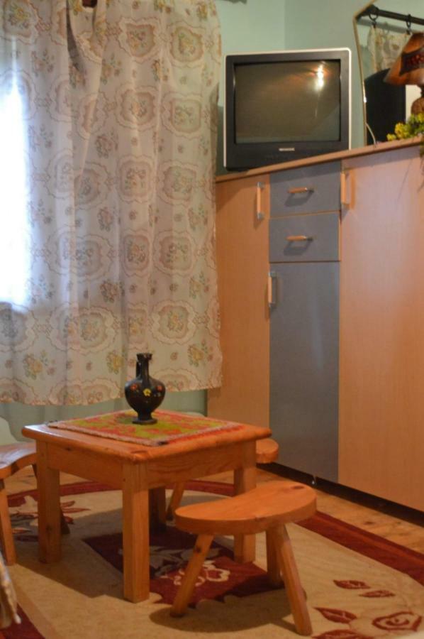 Mystic Forest Hostel Mitrovac Extérieur photo